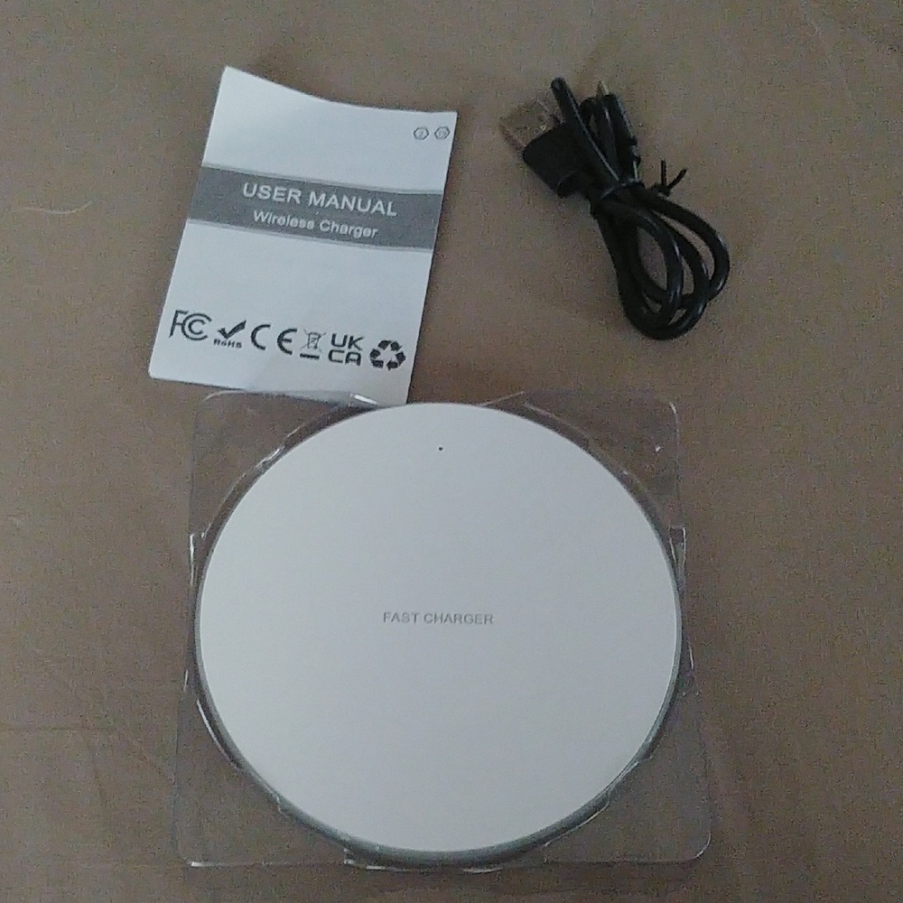 Wireless Fast Phone Charger - Picture 2 of 5